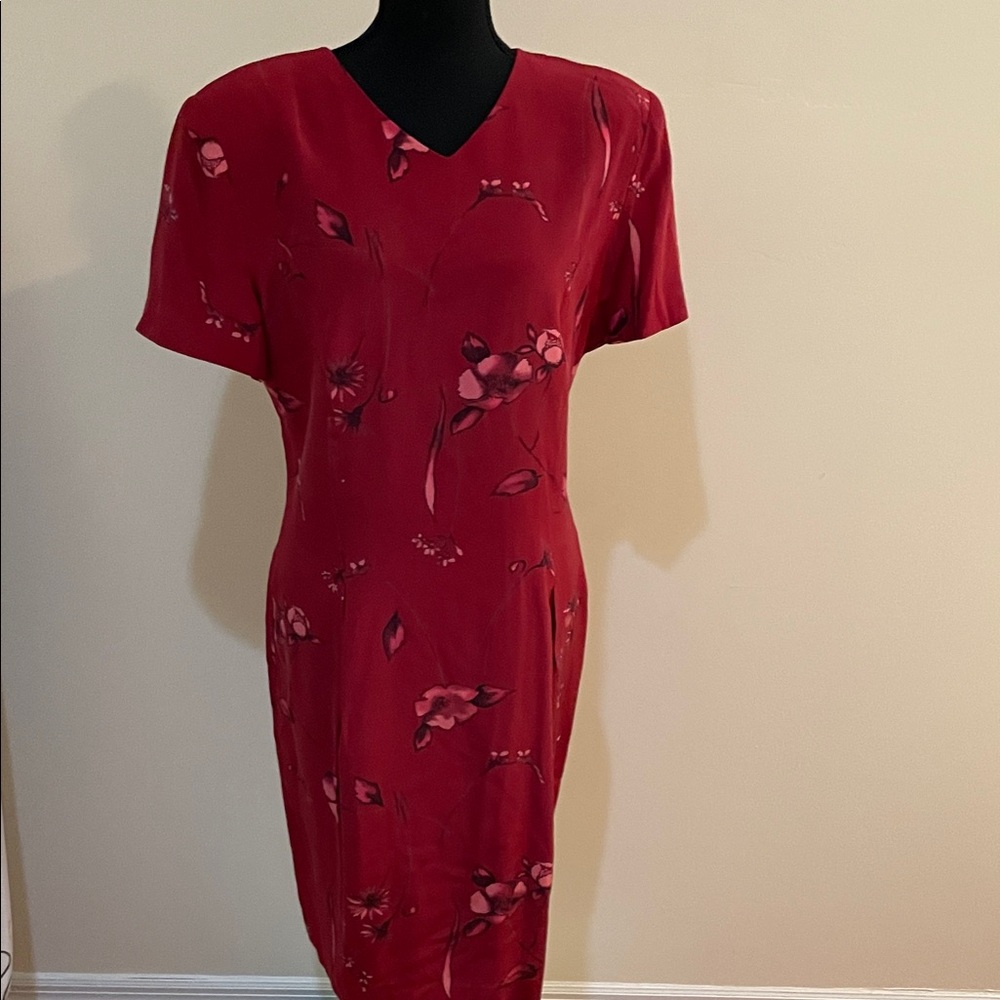 Chic Red Floral Midi Dress